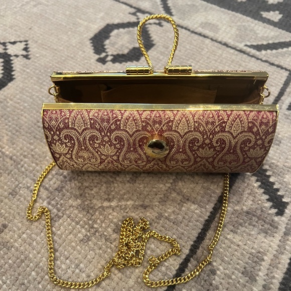 Clutches. Selling 3 clutches (Indian silk). - Picture 9 of 9